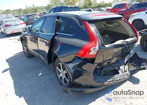 2011 Volvo Xc60 T6/T6 R-Design z USA, uszkodzony, nr VIN YV4902DZ8B2182868